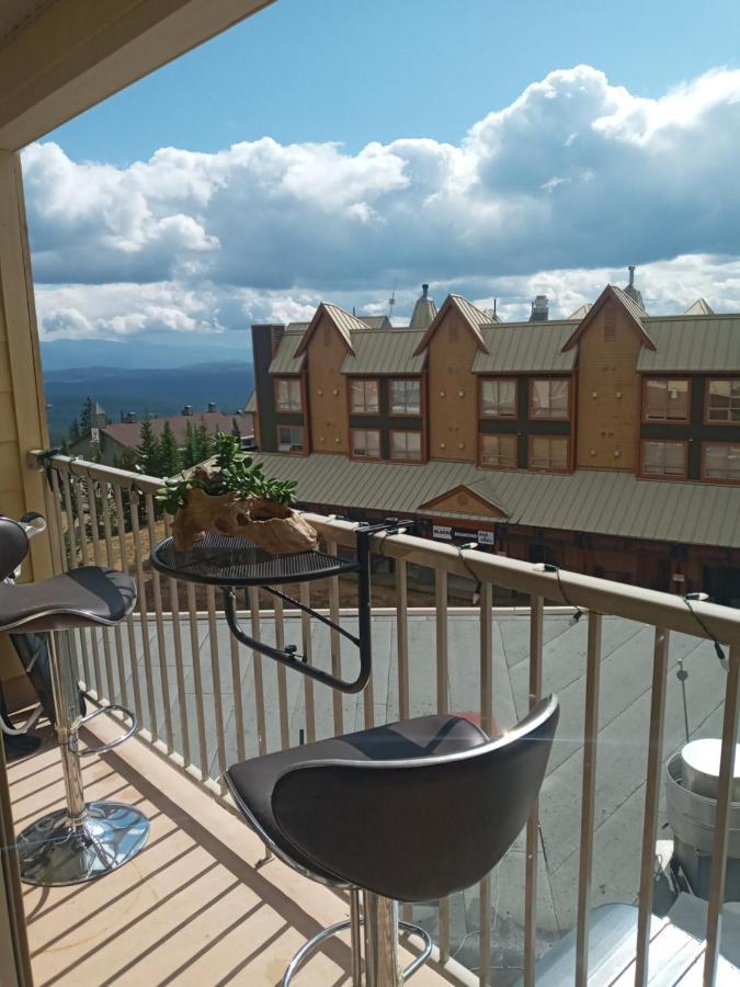 Village Center 2 Bedroom Condo Big White Eksteriør billede