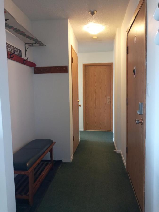 Village Center 2 Bedroom Condo Big White Eksteriør billede